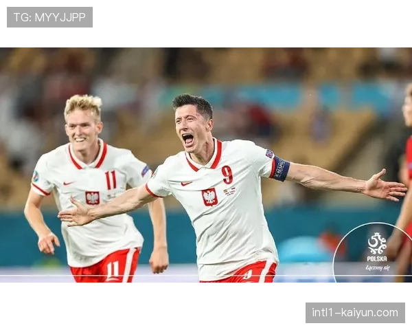 莱万替补登场头球破门 赛季进球升至9球跻身射手榜三甲