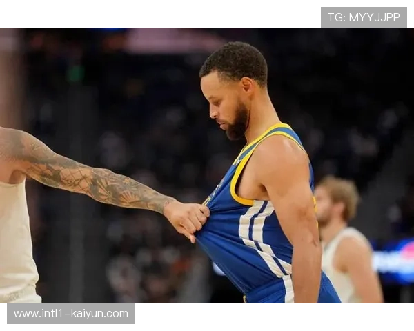 勇士对阵灰熊末节实施全场紧逼防守，无限换防策略促成11比0逆转高潮